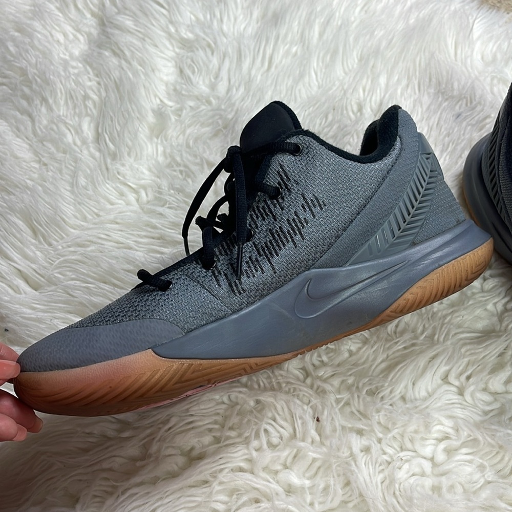 Nike Kyrie Flytrap 2 Cool Grey Sneakers - Picture 3 of 7